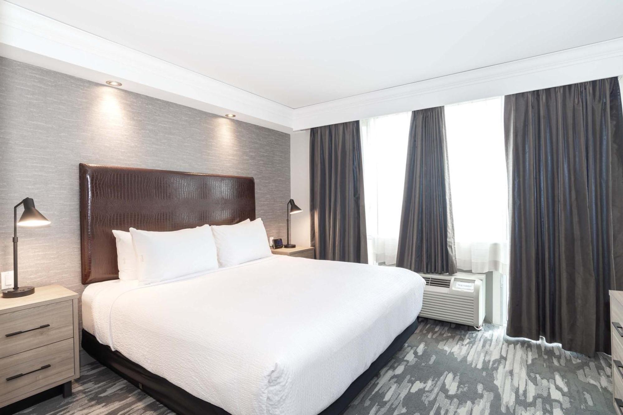 Sandman Signature Toronto Airport Hotel Экстерьер фото