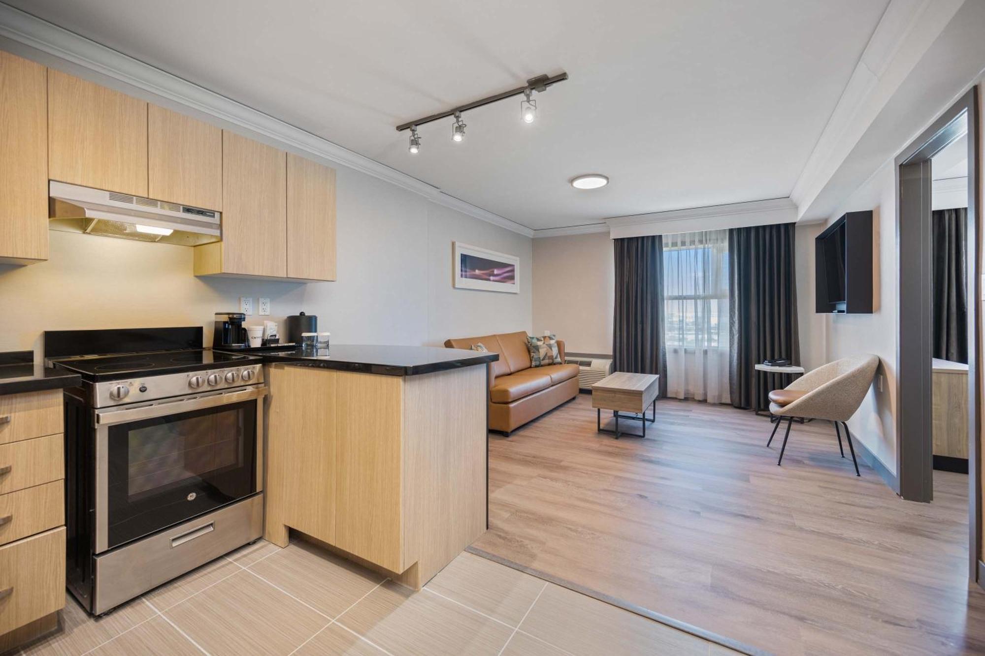 Sandman Signature Toronto Airport Hotel Экстерьер фото