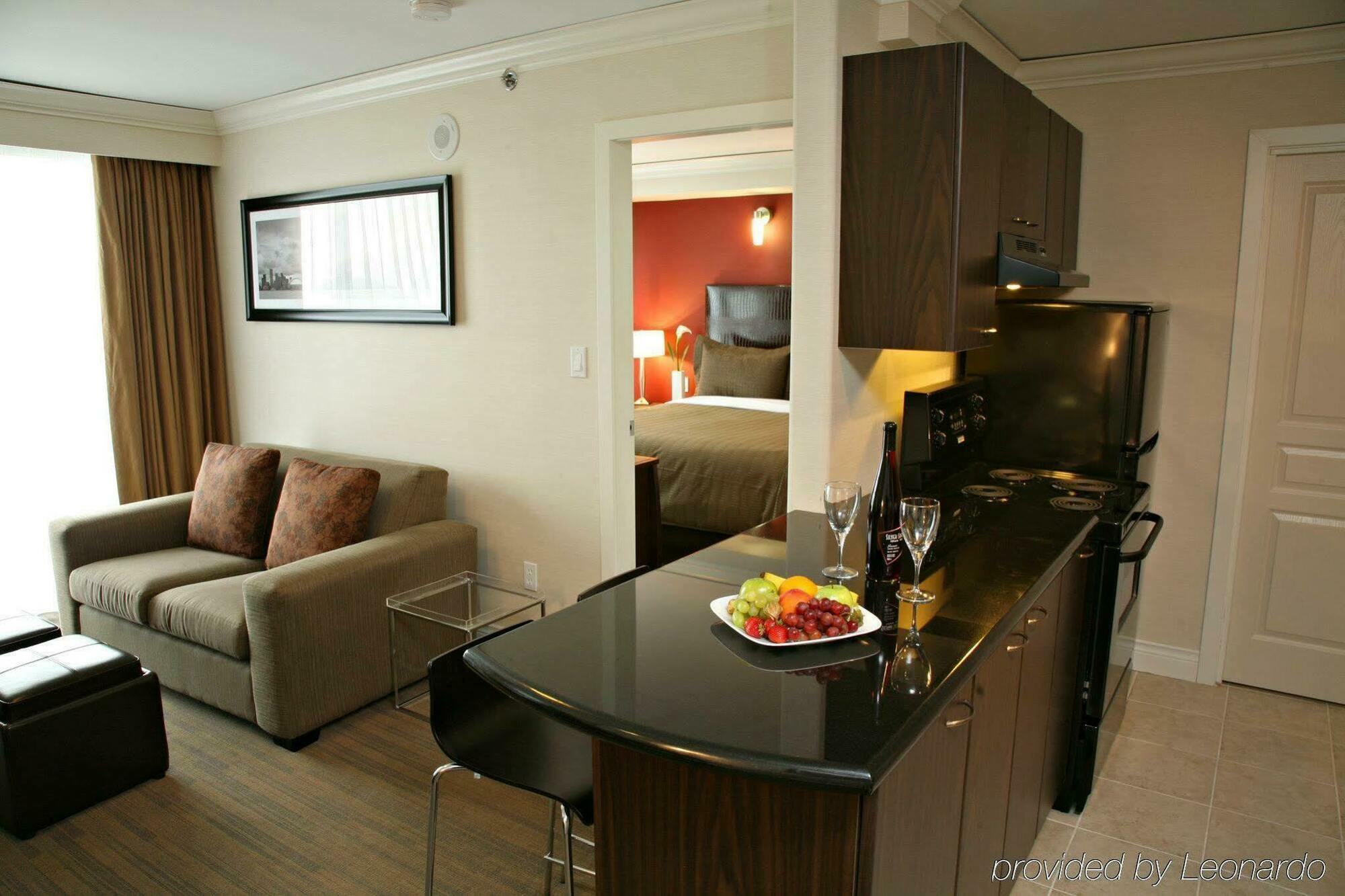 Sandman Signature Toronto Airport Hotel Номер фото